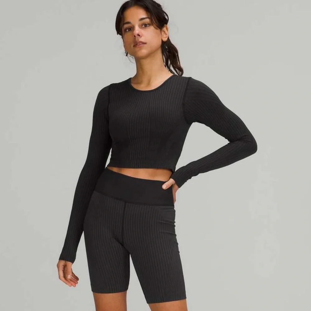 Lululemon Ebb to Street Long Sleeve Shirt
Rib Map Black /Graphite Grey Size: 10